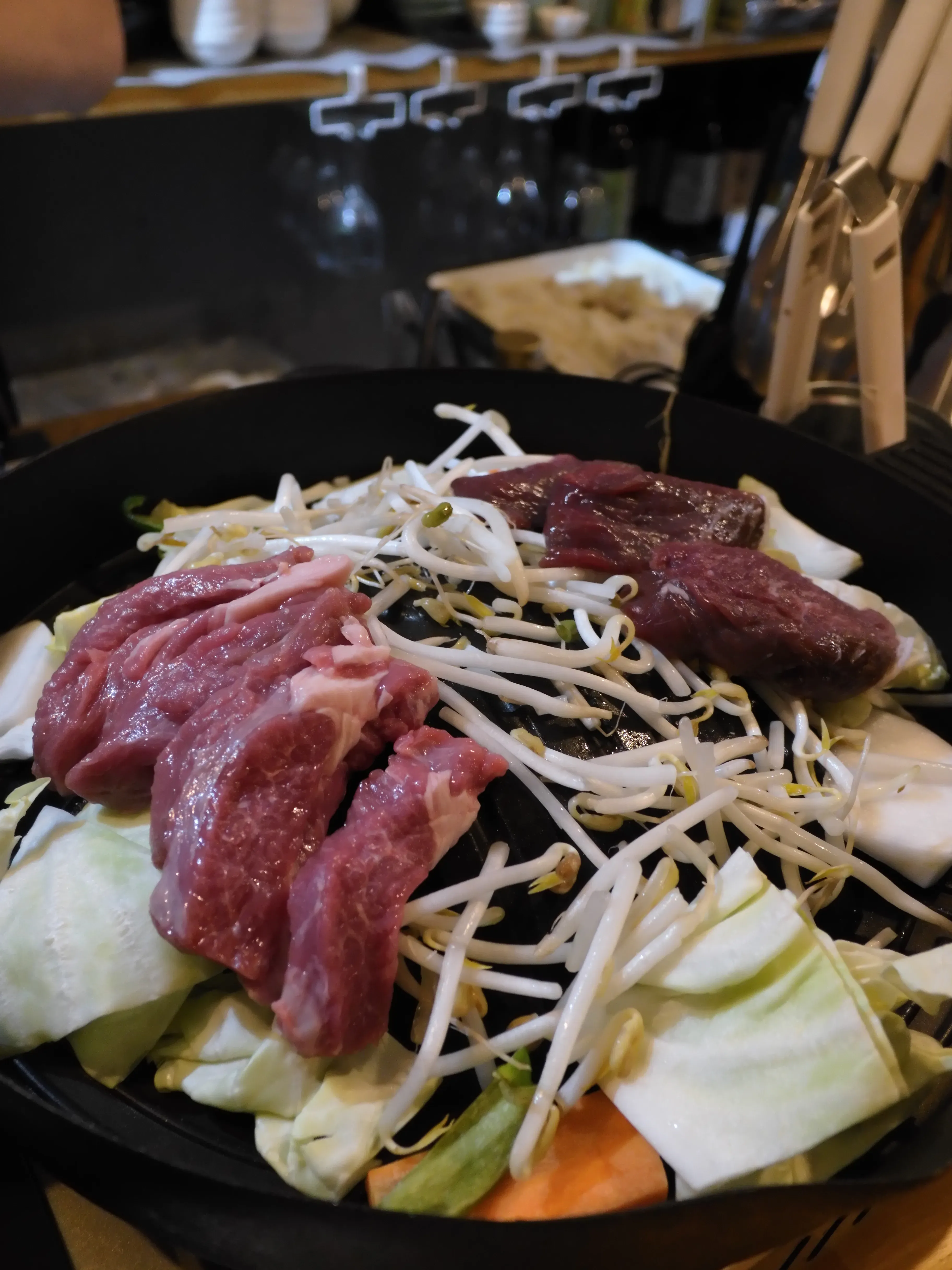 焼いているジンギスカン