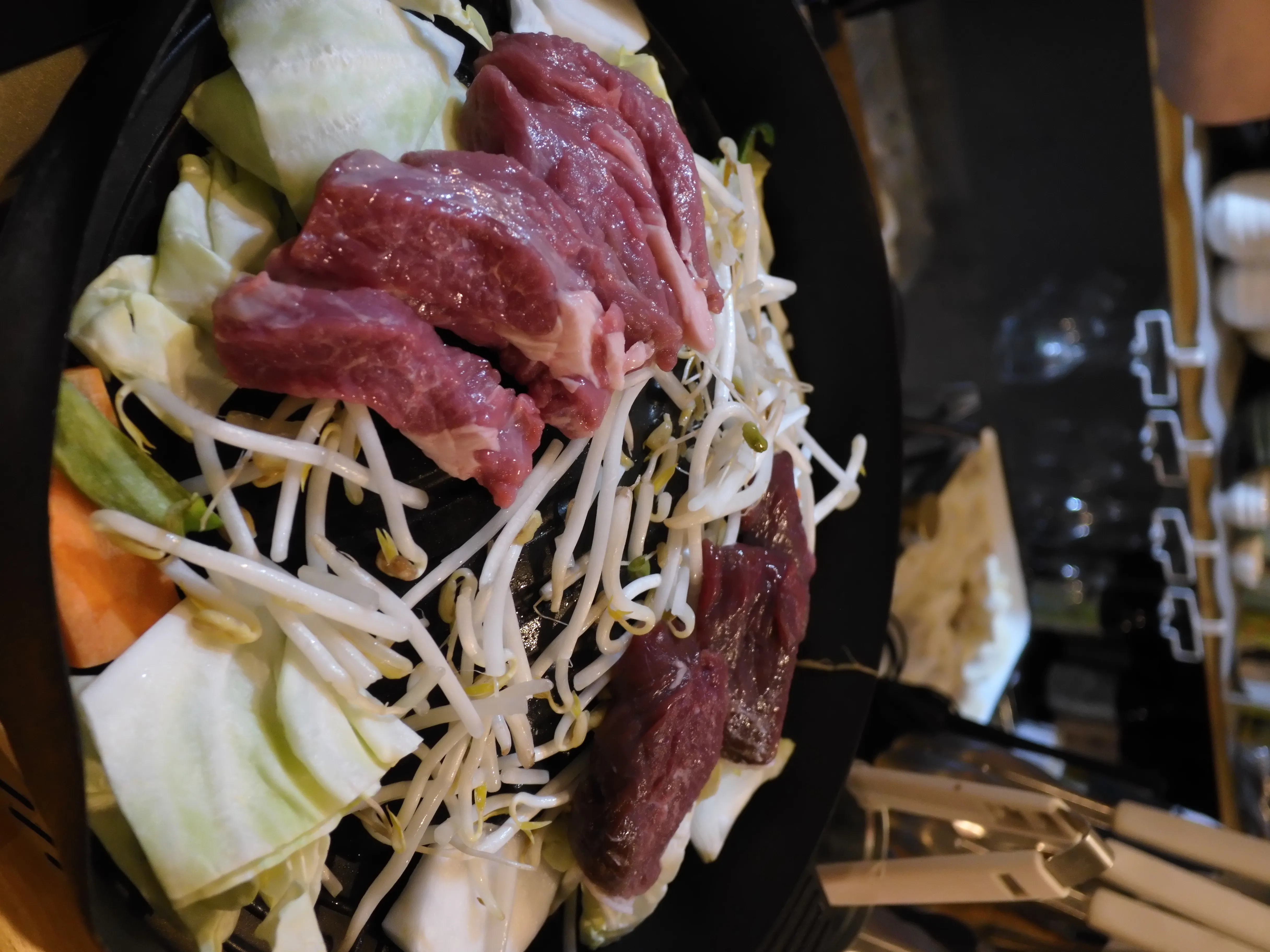 焼いているジンギスカン
